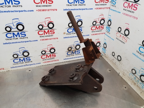 Massey Ferguson 7s.180, 6615, 7714, 6715, 7716 Stabiliser Bracket Lh 4313924m92 - Ophanging: afbeelding 1 Massey Ferguson 7s.180, 6615, 7714, 6715, 7716 Stabiliser Bracket Lh 4313924m92 - Ophanging: afbeelding 1