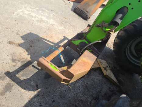 Merlo P28.7 Kt Headstock - Snelwissel voor Verreiker: afbeelding 5 Merlo P28.7 Kt Headstock - Snelwissel voor Verreiker: afbeelding 5