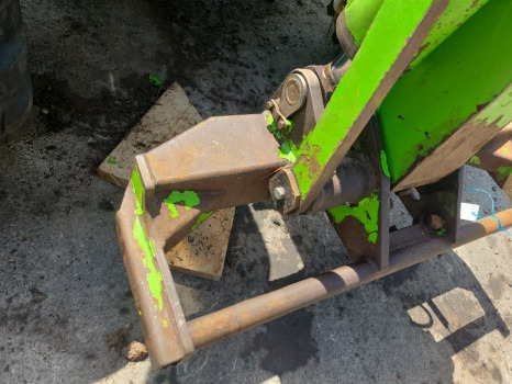 Merlo P28.7 Kt Headstock - Snelwissel voor Verreiker: afbeelding 2 Merlo P28.7 Kt Headstock - Snelwissel voor Verreiker: afbeelding 2