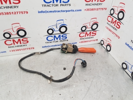 New Holland Case Cobo Ts115a Forward Revere Switch 82034514, 82034516, 010615 - Elektrisch systeem: afbeelding 1 New Holland Case Cobo Ts115a Forward Revere Switch 82034514, 82034516, 010615 - Elektrisch systeem: afbeelding 1