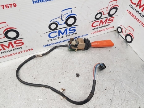 New Holland Case Cobo Ts115a Forward Revere Switch 82034514, 82034516, 010615 - Elektrisch systeem: afbeelding 2 New Holland Case Cobo Ts115a Forward Revere Switch 82034514, 82034516, 010615 - Elektrisch systeem: afbeelding 2