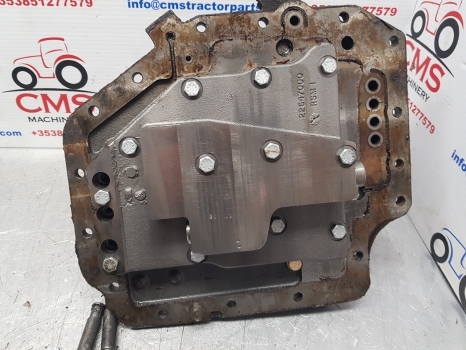 New Holland Case Tsa, T6000 Transmission Control Plate, Valve 47132363, 82021820 - Transmissie: afbeelding 2 New Holland Case Tsa, T6000 Transmission Control Plate, Valve 47132363, 82021820 - Transmissie: afbeelding 2