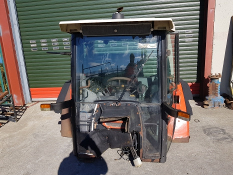 Same Antares 110, 130, Silver 110, 130 Complete Cab As Pictures 0.010.4091.3/40 - Cabine: afbeelding 4 Same Antares 110, 130, Silver 110, 130 Complete Cab As Pictures 0.010.4091.3/40 - Cabine: afbeelding 4
