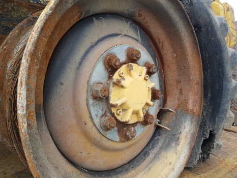 Volvo L50c Front, Rear Axle, Engine, Transmission, Loader, Frame Parts - Motor: afbeelding 4 Volvo L50c Front, Rear Axle, Engine, Transmission, Loader, Frame Parts - Motor: afbeelding 4
