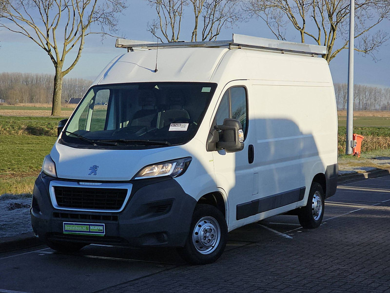 Peugeot Boxer 2.2 L2H2 Airco Imperiaal - Kleine bestelwagen: afbeelding 2 Peugeot Boxer 2.2 L2H2 Airco Imperiaal - Kleine bestelwagen: afbeelding 2