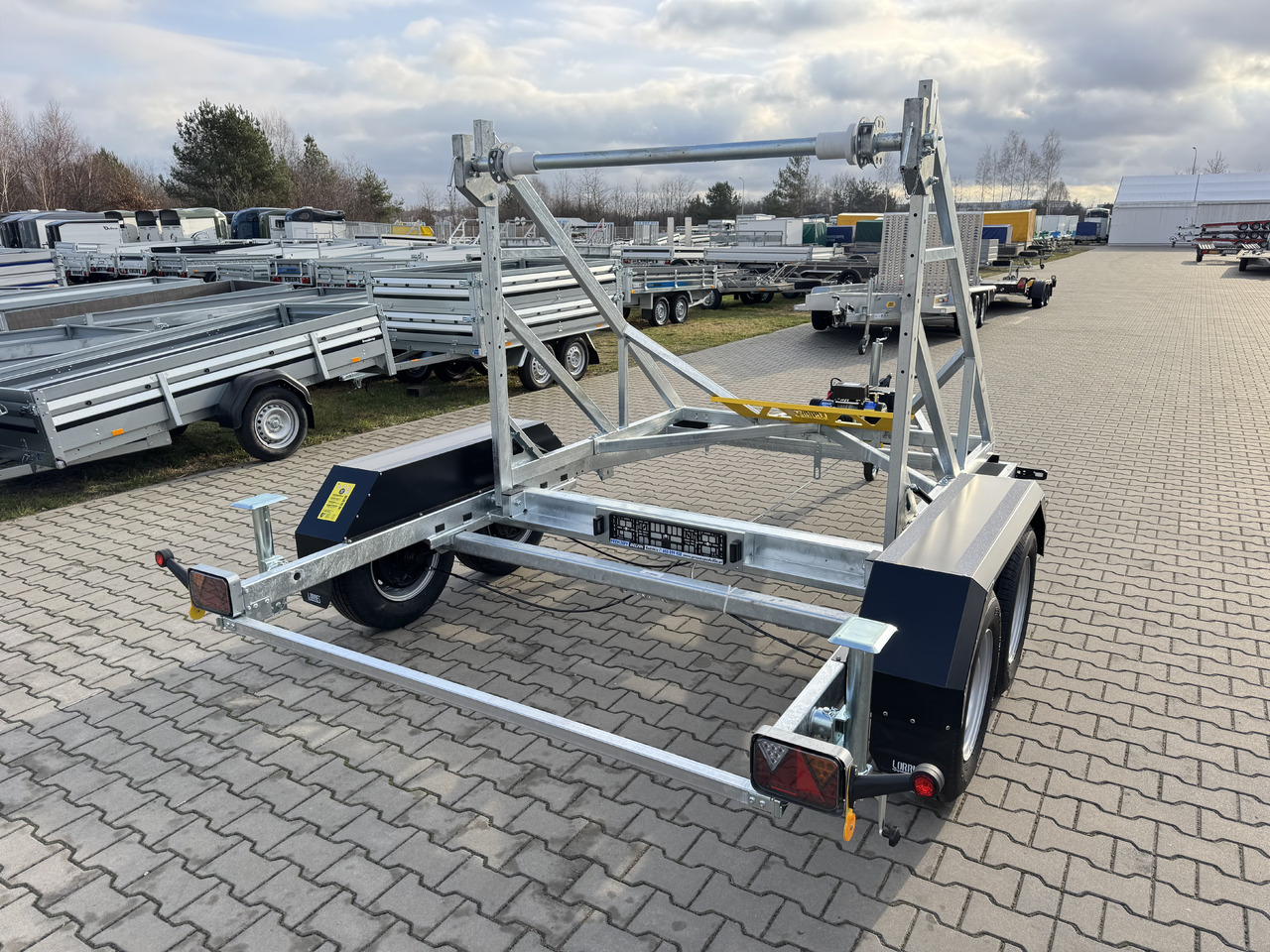 LORRIES TPB35-4925 + wciągarka elektryczna | 3500kg - Haspelwagen: afbeelding 4 LORRIES TPB35-4925 + wciągarka elektryczna | 3500kg - Haspelwagen: afbeelding 4