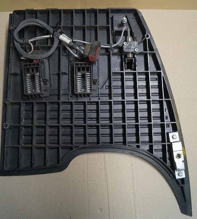 Jungheinrich 51189782 | Vloerplaat Floorplate ETV from Year 2011 Driving pedal 5 Vloerplaat Floorplate ETV from Year 2011 Driving pedal 51443197 Brake pedal 51198398 Kill switch 51188550 kabel 51178968 - Frame/ Chassis voor Intern transport: afbeelding 2 Jungheinrich 51189782 | Vloerplaat Floorplate ETV from Year 2011 Driving pedal 5 Vloerplaat Floorplate ETV from Year 2011 Driving pedal 51443197 Brake pedal 51198398 Kill switch 51188550 kabel 51178968 - Frame/ Chassis voor Intern transport: afbeelding 2