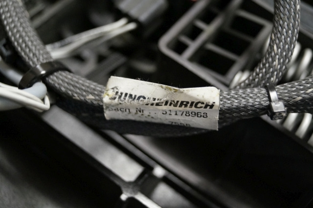 Jungheinrich 51189782 | Vloerplaat Floorplate ETV from Year 2011 Driving pedal 5 Vloerplaat Floorplate ETV from Year 2011 Driving pedal 51443197 Brake pedal 51198398 Kill switch 51188550 kabel 51178968 - Frame/ Chassis voor Intern transport: afbeelding 3 Jungheinrich 51189782 | Vloerplaat Floorplate ETV from Year 2011 Driving pedal 5 Vloerplaat Floorplate ETV from Year 2011 Driving pedal 51443197 Brake pedal 51198398 Kill switch 51188550 kabel 51178968 - Frame/ Chassis voor Intern transport: afbeelding 3