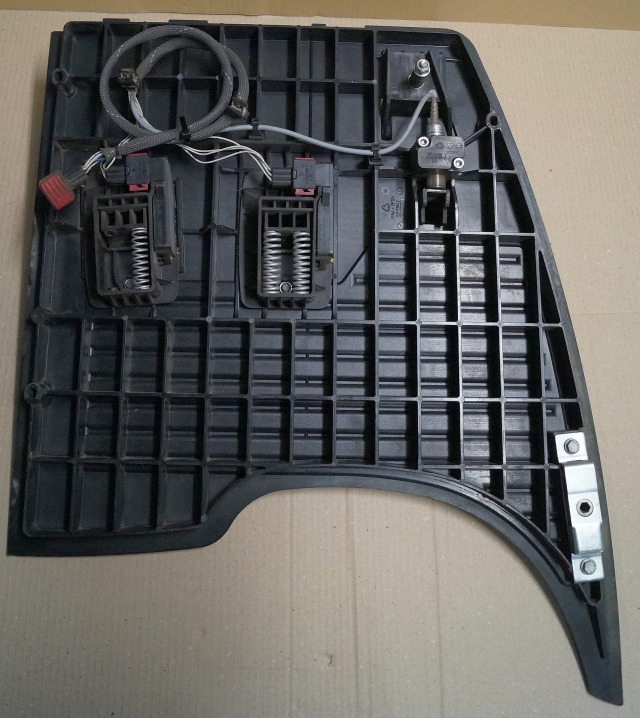 Jungheinrich 51189782 | Vloerplaat Floorplate ETV from Year 2011 Driving pedal 5 Vloerplaat Floorplate ETV from Year 2011 Driving pedal 51443197 Brake pedal 51198398 Kill switch 51188550 kabel 51178968 - Frame/ Chassis voor Intern transport: afbeelding 2 Jungheinrich 51189782 | Vloerplaat Floorplate ETV from Year 2011 Driving pedal 5 Vloerplaat Floorplate ETV from Year 2011 Driving pedal 51443197 Brake pedal 51198398 Kill switch 51188550 kabel 51178968 - Frame/ Chassis voor Intern transport: afbeelding 2