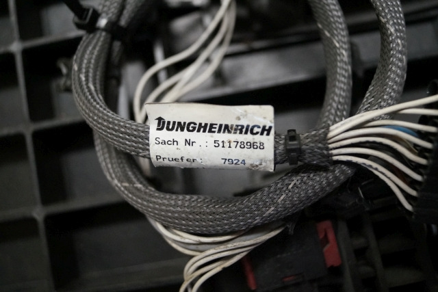 Jungheinrich 51189782 | Vloerplaat Floorplate ETV from Year 2011 Driving pedal 5 Vloerplaat Floorplate ETV from Year 2011 Driving pedal 51443197 Brake pedal 51198398 Kill switch 51188550 kabel 51178968 - Frame/ Chassis voor Intern transport: afbeelding 3 Jungheinrich 51189782 | Vloerplaat Floorplate ETV from Year 2011 Driving pedal 5 Vloerplaat Floorplate ETV from Year 2011 Driving pedal 51443197 Brake pedal 51198398 Kill switch 51188550 kabel 51178968 - Frame/ Chassis voor Intern transport: afbeelding 3
