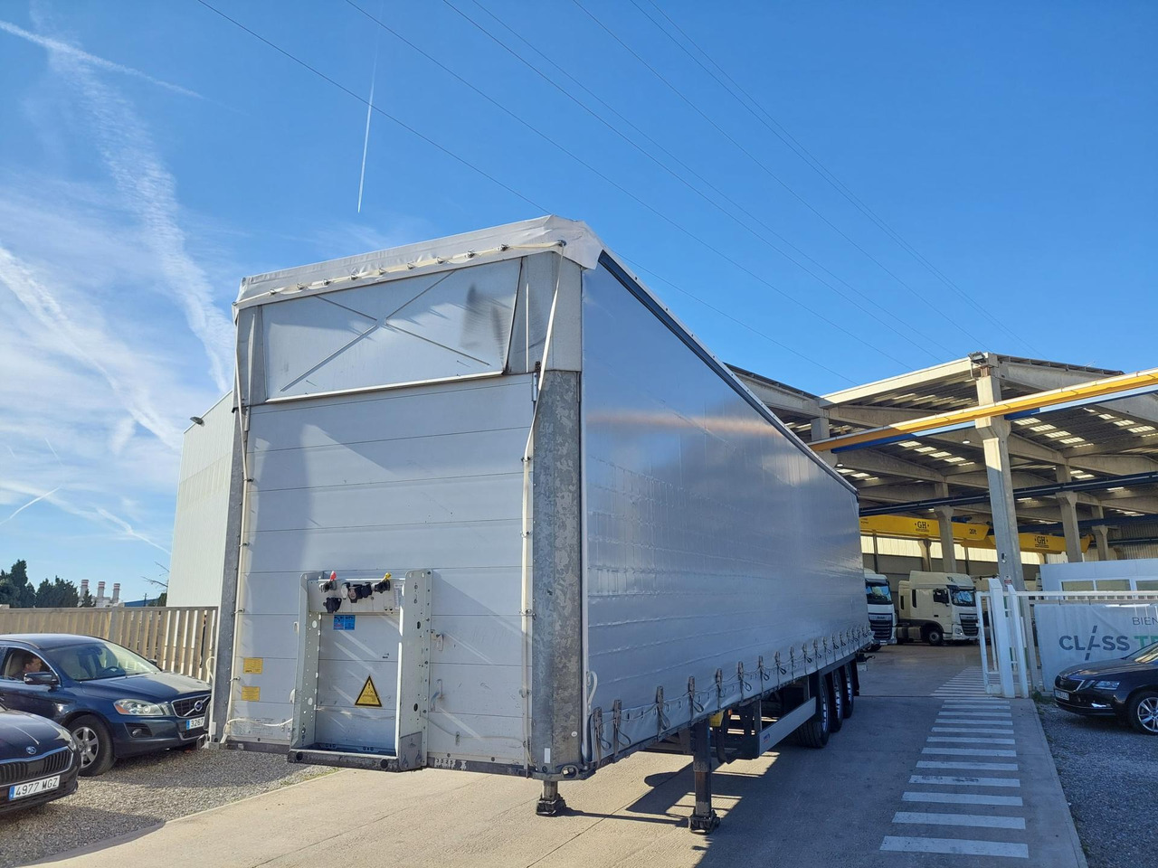 Schmitz Cargobull SCS24/L Varios - Schuifzeiloplegger: afbeelding 1 Schmitz Cargobull SCS24/L Varios - Schuifzeiloplegger: afbeelding 1