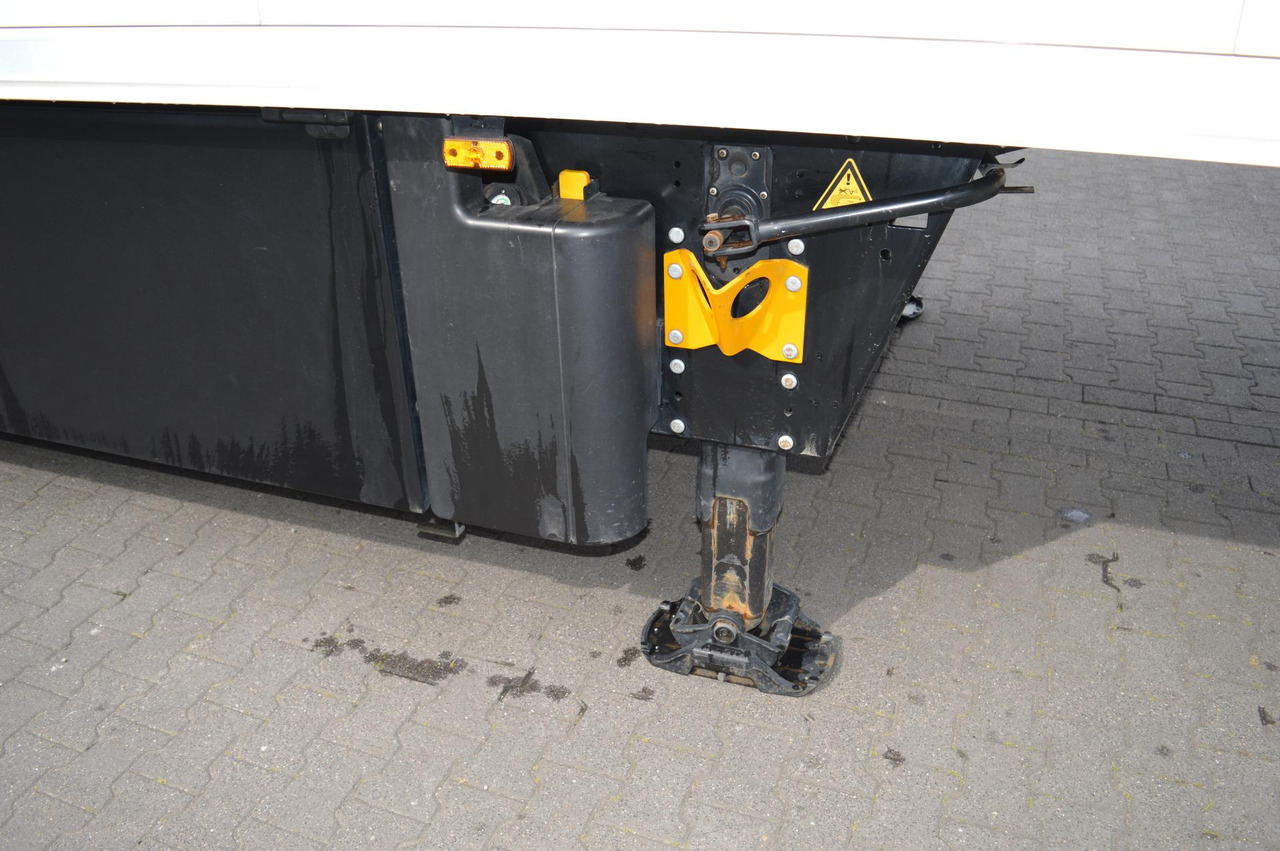 Schmitz Cargobull SKO FP 45 ThermoKing SLXi 300 - Koelwagen oplegger: afbeelding 4 Schmitz Cargobull SKO FP 45 ThermoKing SLXi 300 - Koelwagen oplegger: afbeelding 4