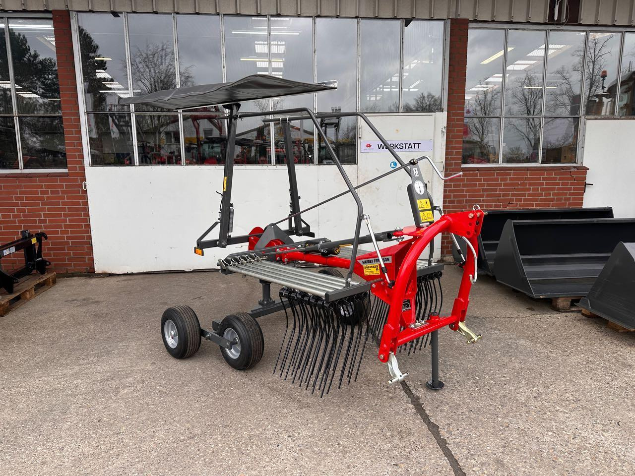 Massey Ferguson 381 DN - Hooischudder: afbeelding 3 Massey Ferguson 381 DN - Hooischudder: afbeelding 3