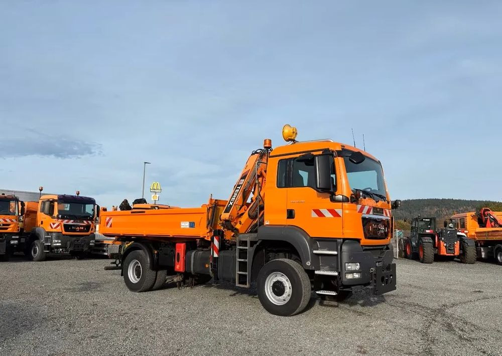 MAN TGS 18.320/ 4x4 / Euro4 /Wywrotka trójstronna Meiller +Kran Atlas TLC 82.2 +sterowanie radiowe – Przystosowany do pracy zimą — odśnieżanie, posypywanie, pług - Kipper vrachtwagen: afbeelding 4 MAN TGS 18.320/ 4x4 / Euro4 /Wywrotka trójstronna Meiller +Kran Atlas TLC 82.2 +sterowanie radiowe – Przystosowany do pracy zimą — odśnieżanie, posypywanie, pług - Kipper vrachtwagen: afbeelding 4