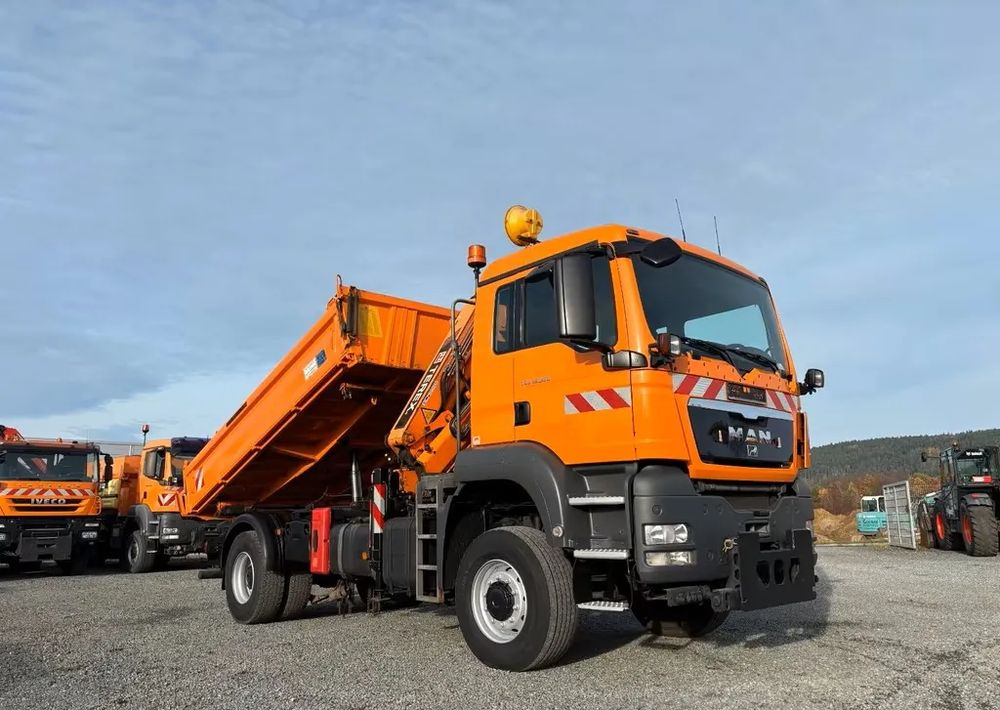 MAN TGS 18.320/ 4x4 / Euro4 /Wywrotka trójstronna Meiller +Kran Atlas TLC 82.2 +sterowanie radiowe – Przystosowany do pracy zimą — odśnieżanie, posypywanie, pług - Kipper vrachtwagen: afbeelding 1 MAN TGS 18.320/ 4x4 / Euro4 /Wywrotka trójstronna Meiller +Kran Atlas TLC 82.2 +sterowanie radiowe – Przystosowany do pracy zimą — odśnieżanie, posypywanie, pług - Kipper vrachtwagen: afbeelding 1