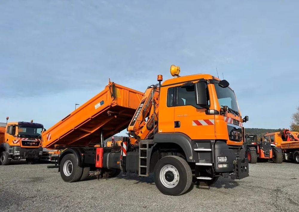 MAN TGS 18.320/ 4x4 / Euro4 /Wywrotka trójstronna Meiller +Kran Atlas TLC 82.2 +sterowanie radiowe – Przystosowany do pracy zimą — odśnieżanie, posypywanie, pług - Kipper vrachtwagen: afbeelding 3 MAN TGS 18.320/ 4x4 / Euro4 /Wywrotka trójstronna Meiller +Kran Atlas TLC 82.2 +sterowanie radiowe – Przystosowany do pracy zimą — odśnieżanie, posypywanie, pług - Kipper vrachtwagen: afbeelding 3