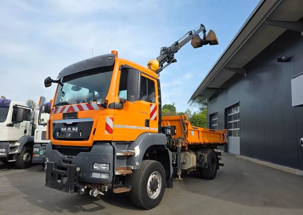 MAN TGS 18.320 4x4 – Wywrotka trójstronna Meiller + Kran HIAB | Komunalny | Euro 5 - Kipper vrachtwagen: afbeelding 4 MAN TGS 18.320 4x4 – Wywrotka trójstronna Meiller + Kran HIAB | Komunalny | Euro 5 - Kipper vrachtwagen: afbeelding 4