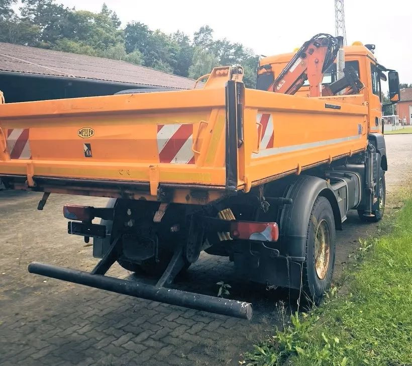 MAN TGS (2012) 18.320 4x4 – Wywrotka trójstronna + Kran Atlas | Komunalny | Euro 5 - Kipper vrachtwagen: afbeelding 2 MAN TGS (2012) 18.320 4x4 – Wywrotka trójstronna + Kran Atlas | Komunalny | Euro 5 - Kipper vrachtwagen: afbeelding 2