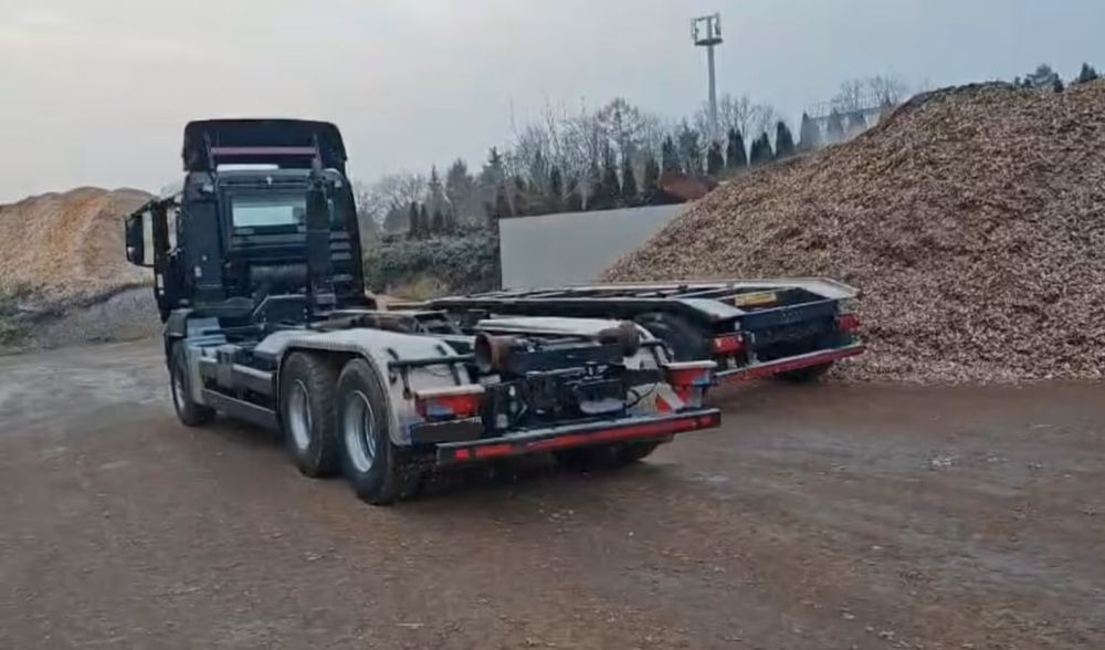 MAN TGS 26.440 6x4 – Meiller z systemem HDS (roll-off) + Kontener + Przyczepa – Euro 5 - Haakarmsysteem vrachtwagen: afbeelding 1 MAN TGS 26.440 6x4 – Meiller z systemem HDS (roll-off) + Kontener + Przyczepa – Euro 5 - Haakarmsysteem vrachtwagen: afbeelding 1