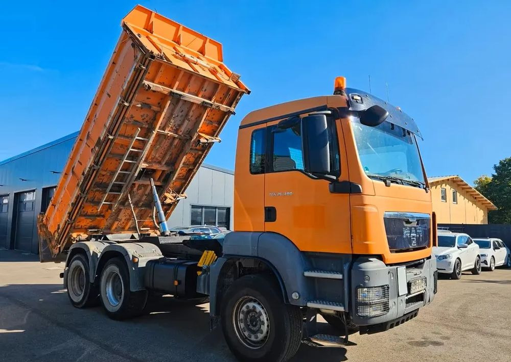 MAN TGS 26.480 6x4 WYWROTKA 3-STRONNA | AUTOMAT | EURO 5 | PRZEBIEG 310 000km! - Kipper vrachtwagen: afbeelding 4 MAN TGS 26.480 6x4 WYWROTKA 3-STRONNA | AUTOMAT | EURO 5 | PRZEBIEG 310 000km! - Kipper vrachtwagen: afbeelding 4