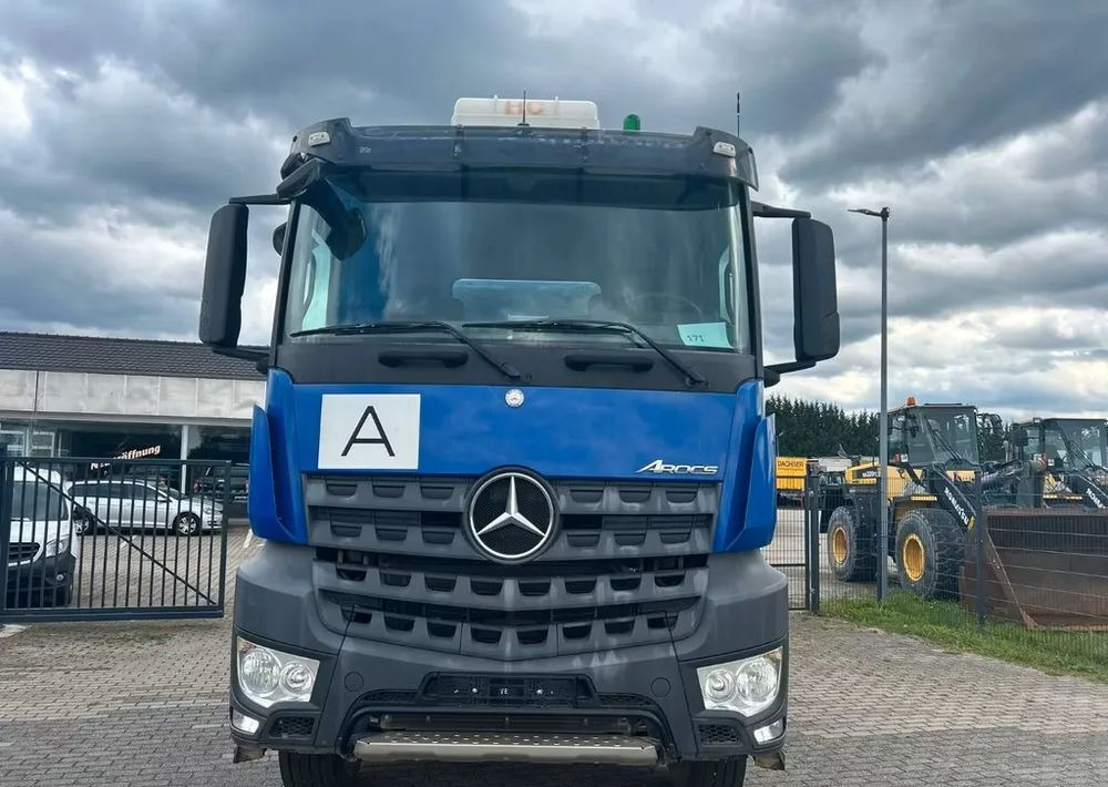 Mercedes-Benz Arocs 4142 | Wywrotka Schmitz | 8x4 | Euro 6 | Klima | Retarder | 242 598 km - Kipper vrachtwagen: afbeelding 5 Mercedes-Benz Arocs 4142 | Wywrotka Schmitz | 8x4 | Euro 6 | Klima | Retarder | 242 598 km - Kipper vrachtwagen: afbeelding 5
