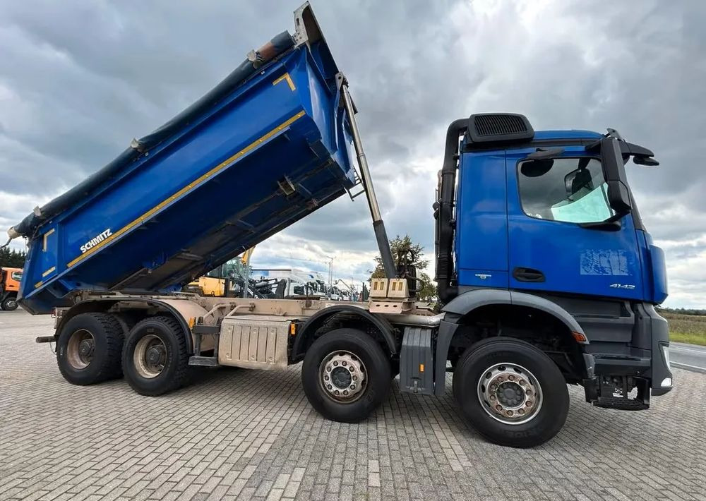 Mercedes-Benz Arocs 4142 | Wywrotka Schmitz | 8x4 | Euro 6 | Klima | Retarder | 242 598 km - Kipper vrachtwagen: afbeelding 3 Mercedes-Benz Arocs 4142 | Wywrotka Schmitz | 8x4 | Euro 6 | Klima | Retarder | 242 598 km - Kipper vrachtwagen: afbeelding 3