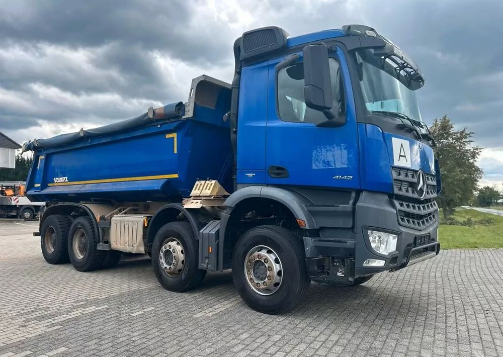 Mercedes-Benz Arocs 4142 | Wywrotka Schmitz | 8x4 | Euro 6 | Klima | Retarder | 242 598 km - Kipper vrachtwagen: afbeelding 1 Mercedes-Benz Arocs 4142 | Wywrotka Schmitz | 8x4 | Euro 6 | Klima | Retarder | 242 598 km - Kipper vrachtwagen: afbeelding 1
