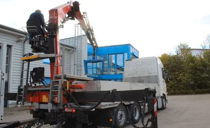 Volvo FH500 6x2 | Platforma z HDS Fassi F215A7 - Sterowanie radiowe | Euro 6 | Automatyczna skrzynia | 390 000 km - Vrachtwagen met open laadbak, Kraanwagen: afbeelding 4 Volvo FH500 6x2 | Platforma z HDS Fassi F215A7 - Sterowanie radiowe | Euro 6 | Automatyczna skrzynia | 390 000 km - Vrachtwagen met open laadbak, Kraanwagen: afbeelding 4