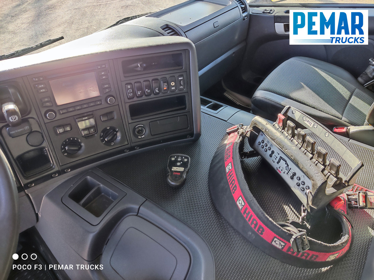 Kraanwagen SCANIA P 250 GRUA CAJA FIJA: afbeelding 29