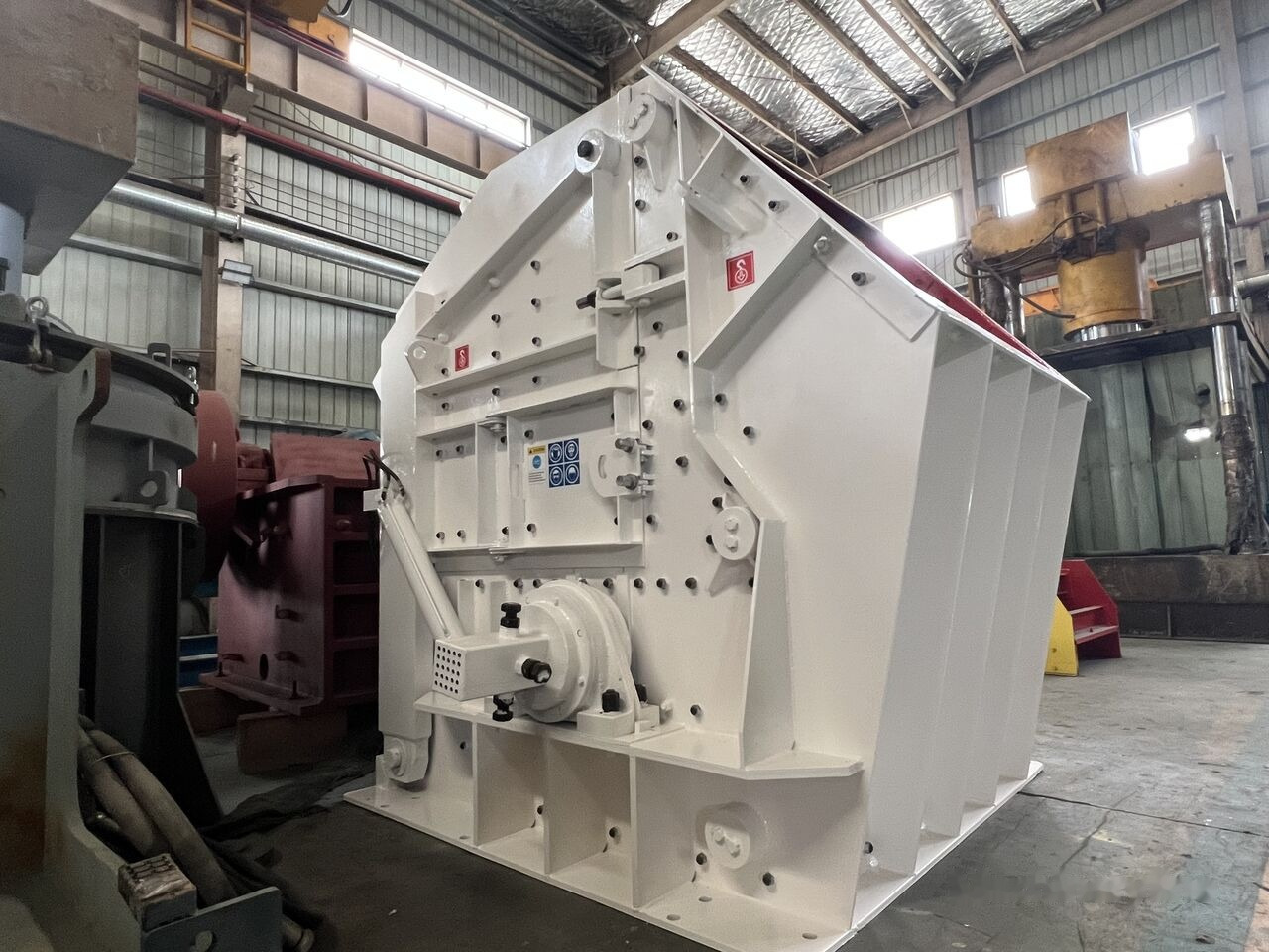 Kinglink 250TPH Hydraulic Limestone Tertiary Impact Crusher KPF1416 - Slagbreker: afbeelding 2 Kinglink 250TPH Hydraulic Limestone Tertiary Impact Crusher KPF1416 - Slagbreker: afbeelding 2