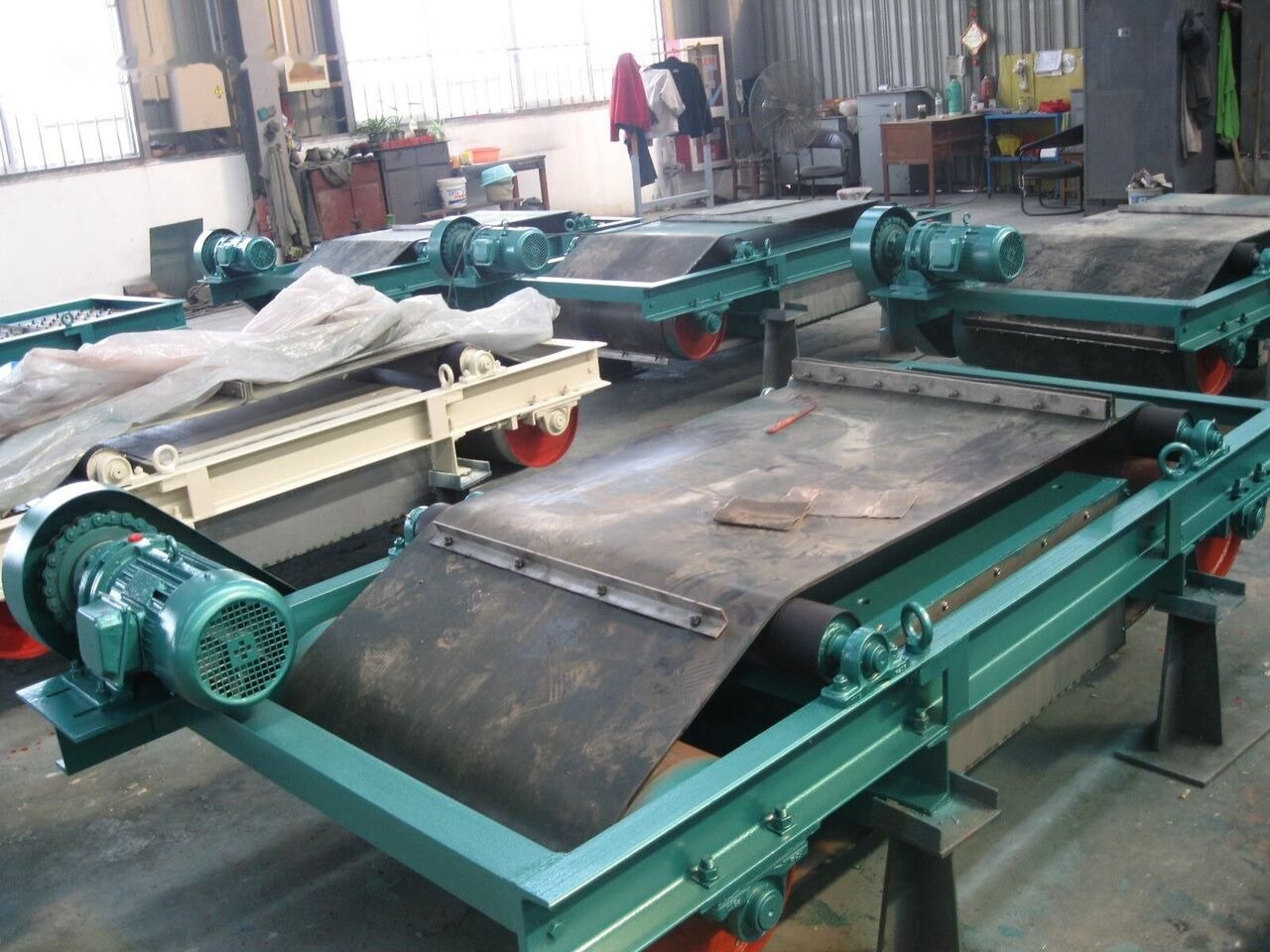 Kinglink B800 Magnetic Separator for remove iron and steels - Lopende band: afbeelding 1 Kinglink B800 Magnetic Separator for remove iron and steels - Lopende band: afbeelding 1