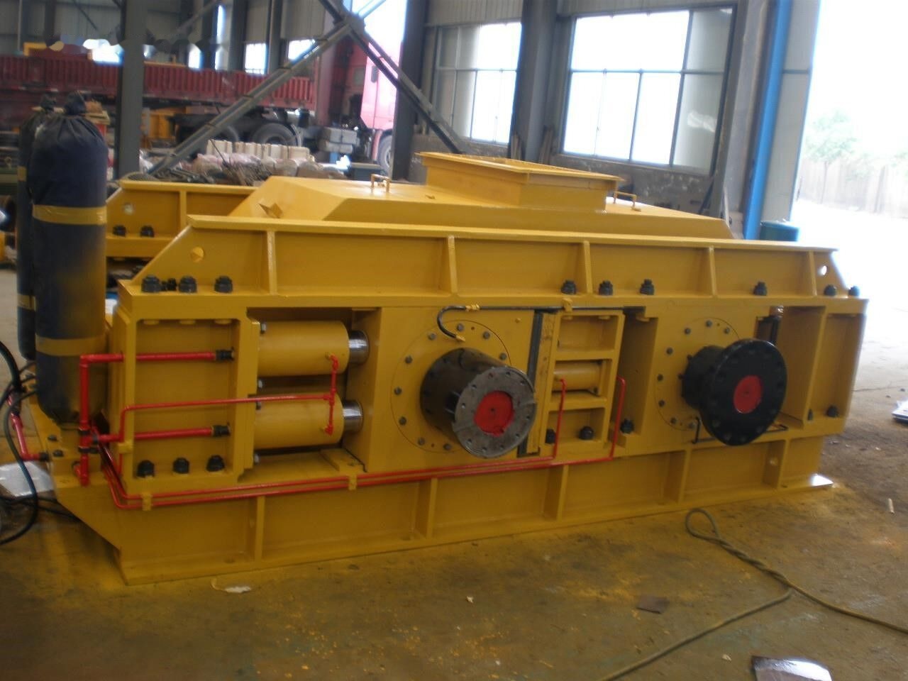 Kinglink Hydraulic Roller Crushing Machine KL2PGS1000 - Breekinstallatie: afbeelding 3 Kinglink Hydraulic Roller Crushing Machine KL2PGS1000 - Breekinstallatie: afbeelding 3
