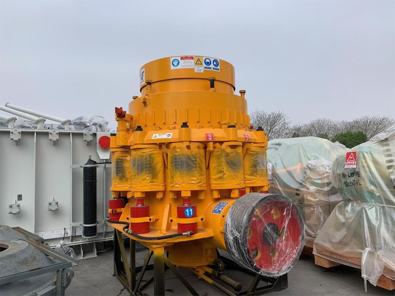 Kinglink KLC1300 Iron Ore Cone Crusher 150-250TPH - Kegelbreker: afbeelding 1 Kinglink KLC1300 Iron Ore Cone Crusher 150-250TPH - Kegelbreker: afbeelding 1