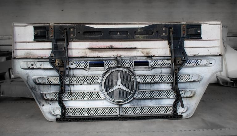 MERCEDES-BENZ ACTROS MEGA SPACE MP II - Motorkap voor Vrachtwagen: afbeelding 2 MERCEDES-BENZ ACTROS MEGA SPACE MP II - Motorkap voor Vrachtwagen: afbeelding 2