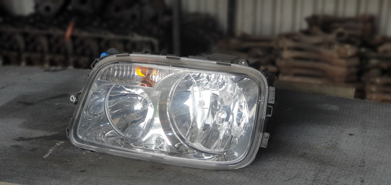 MERCEDES-BENZ ACTROS MP III - DRIVER - Koplamp voor Vrachtwagen: afbeelding 1 MERCEDES-BENZ ACTROS MP III - DRIVER - Koplamp voor Vrachtwagen: afbeelding 1
