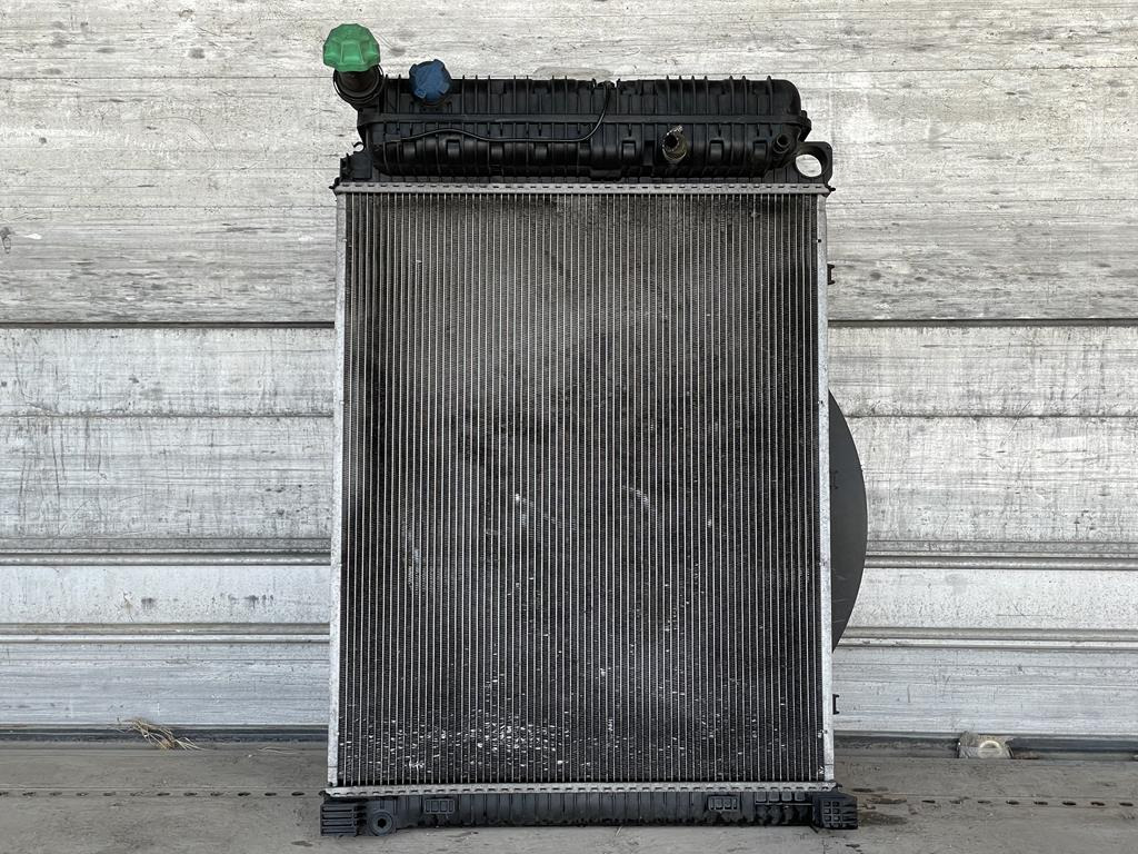 MERCEDES-BENZ AXOR - BEHR 376 721 261 - Radiateur voor Vrachtwagen: afbeelding 1 MERCEDES-BENZ AXOR - BEHR 376 721 261 - Radiateur voor Vrachtwagen: afbeelding 1