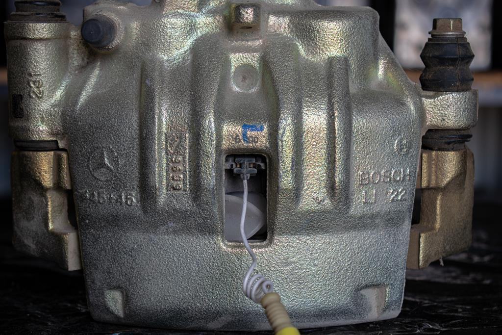 MERCEDES-BENZ SPRINTER ΟΜ611 - FRONT - DRIVER - Remklauw voor Vrachtwagen: afbeelding 1 MERCEDES-BENZ SPRINTER ΟΜ611 - FRONT - DRIVER - Remklauw voor Vrachtwagen: afbeelding 1