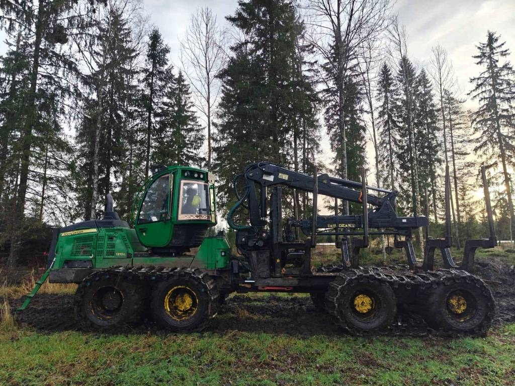 John Deere 1210 G - Forwarder: afbeelding 2 John Deere 1210 G - Forwarder: afbeelding 2