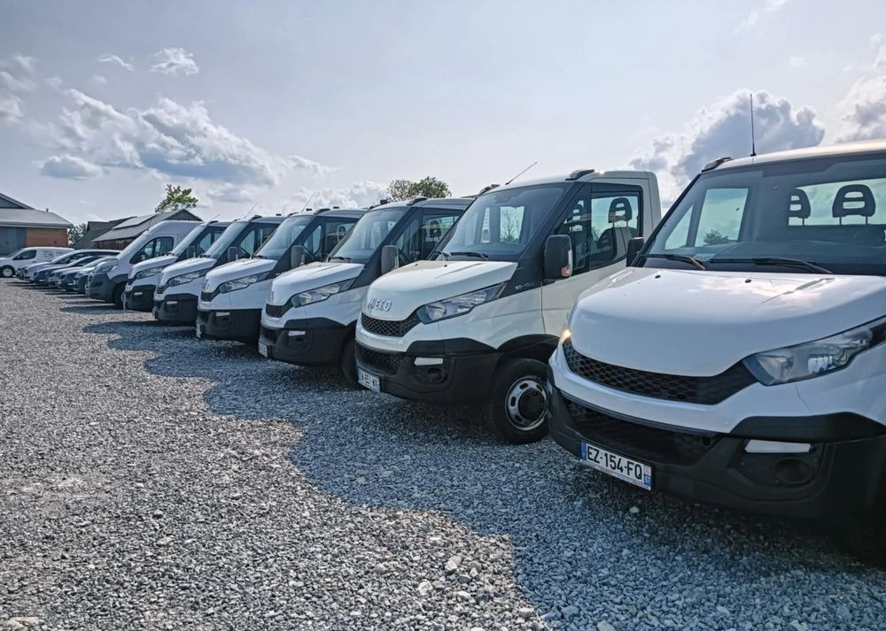 Iveco 35C14, 35C13, 35C15, 35C12 - Bestelwagen gesloten laadbak: afbeelding 2 Iveco 35C14, 35C13, 35C15, 35C12 - Bestelwagen gesloten laadbak: afbeelding 2