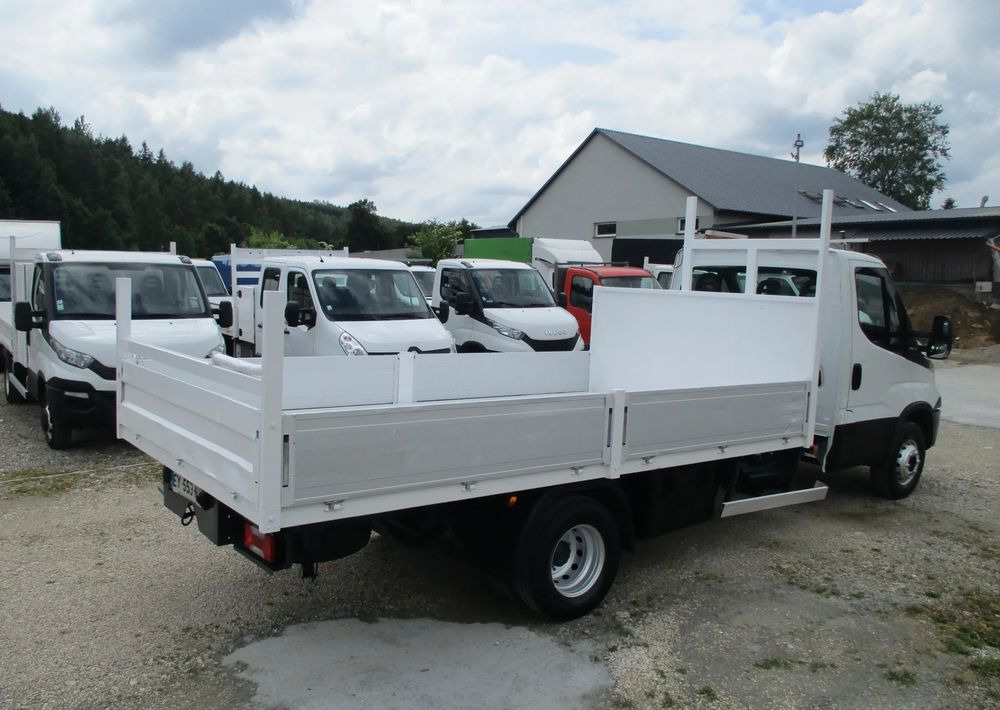 Iveco Daily 3.0 na bliźniaku 70C18 skrzynia, laweta, rama, HDS, 70-180 kiper - Vrachtwagen met open laadbak: afbeelding 4 Iveco Daily 3.0 na bliźniaku 70C18 skrzynia, laweta, rama, HDS, 70-180 kiper - Vrachtwagen met open laadbak: afbeelding 4