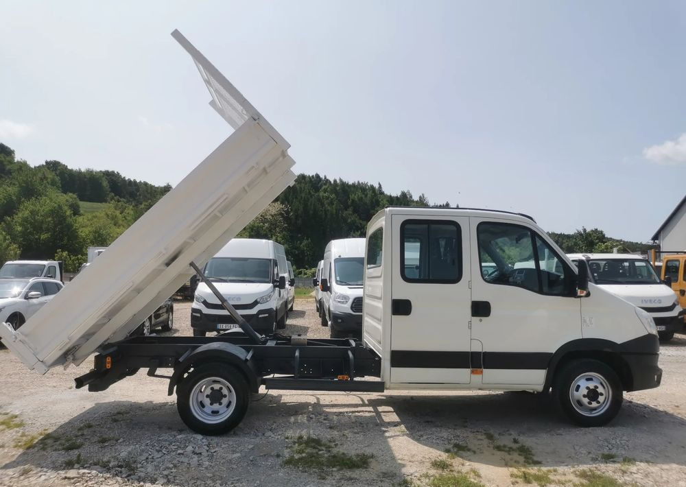 Iveco Daily 35C13 Kiper brygadówka 7-os wywrotka 130KM klimatyzacja Hak doka - Kipper bestelwagen: afbeelding 5 Iveco Daily 35C13 Kiper brygadówka 7-os wywrotka 130KM klimatyzacja Hak doka - Kipper bestelwagen: afbeelding 5
