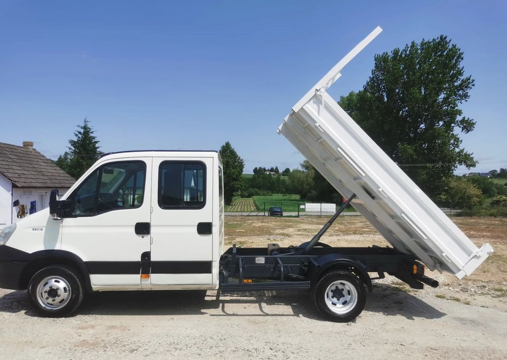Iveco Daily 35C13 Kiper brygadówka 7-os wywrotka 130KM klimatyzacja Hak doka - Kipper bestelwagen: afbeelding 2 Iveco Daily 35C13 Kiper brygadówka 7-os wywrotka 130KM klimatyzacja Hak doka - Kipper bestelwagen: afbeelding 2
