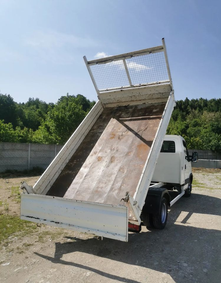 Iveco Daily 35C15 Kiper 3.0 - 150KM wywrotka Hak Bliźniak blokada mostu Klima - Kipper bestelwagen: afbeelding 4 Iveco Daily 35C15 Kiper 3.0 - 150KM wywrotka Hak Bliźniak blokada mostu Klima - Kipper bestelwagen: afbeelding 4