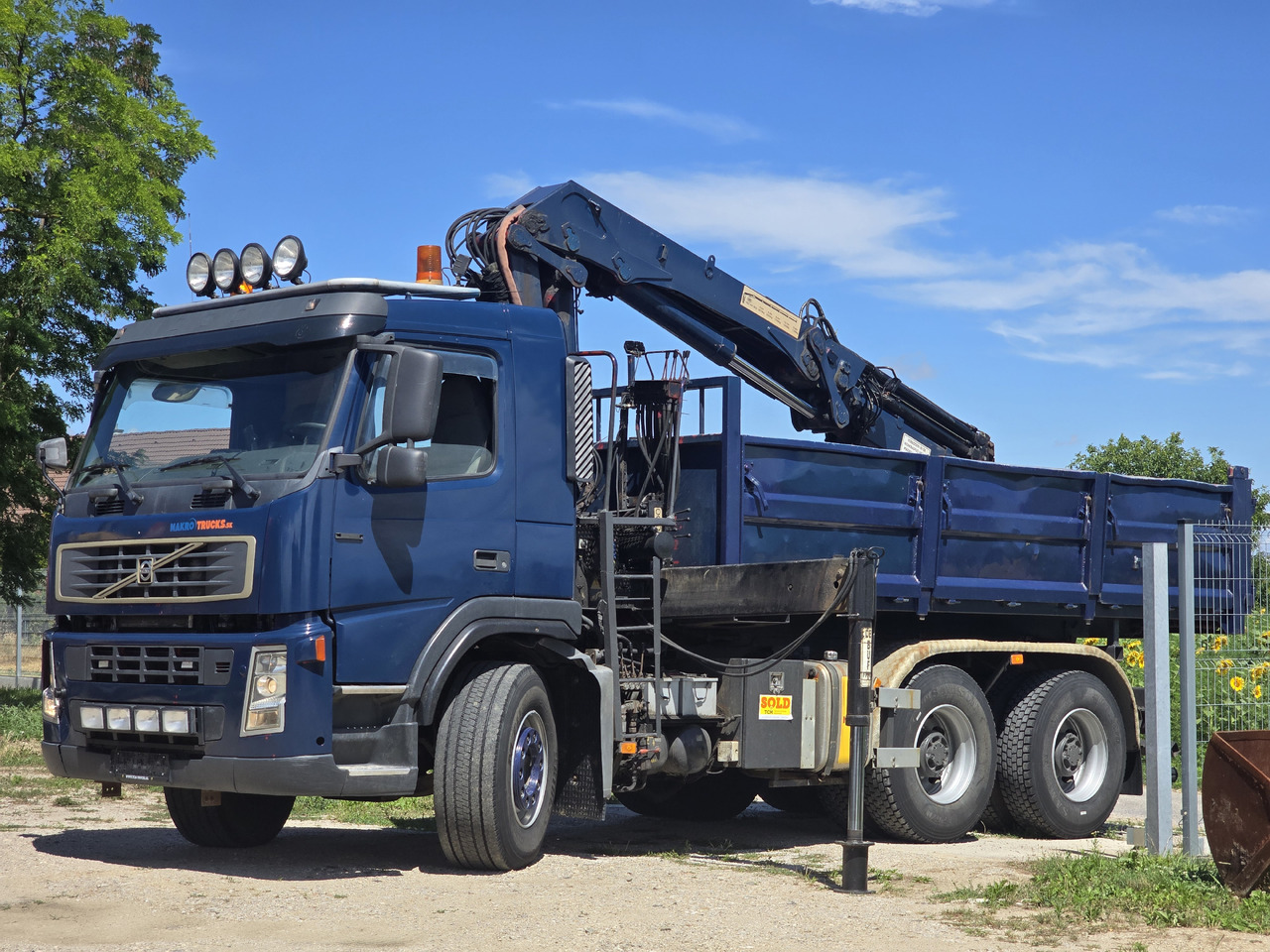 VOLVO FM 420 6X4 / KIPPER / CRANE HMF 1823 K4 - Kipper vrachtwagen, Kraanwagen: afbeelding 2 VOLVO FM 420 6X4 / KIPPER / CRANE HMF 1823 K4 - Kipper vrachtwagen, Kraanwagen: afbeelding 2