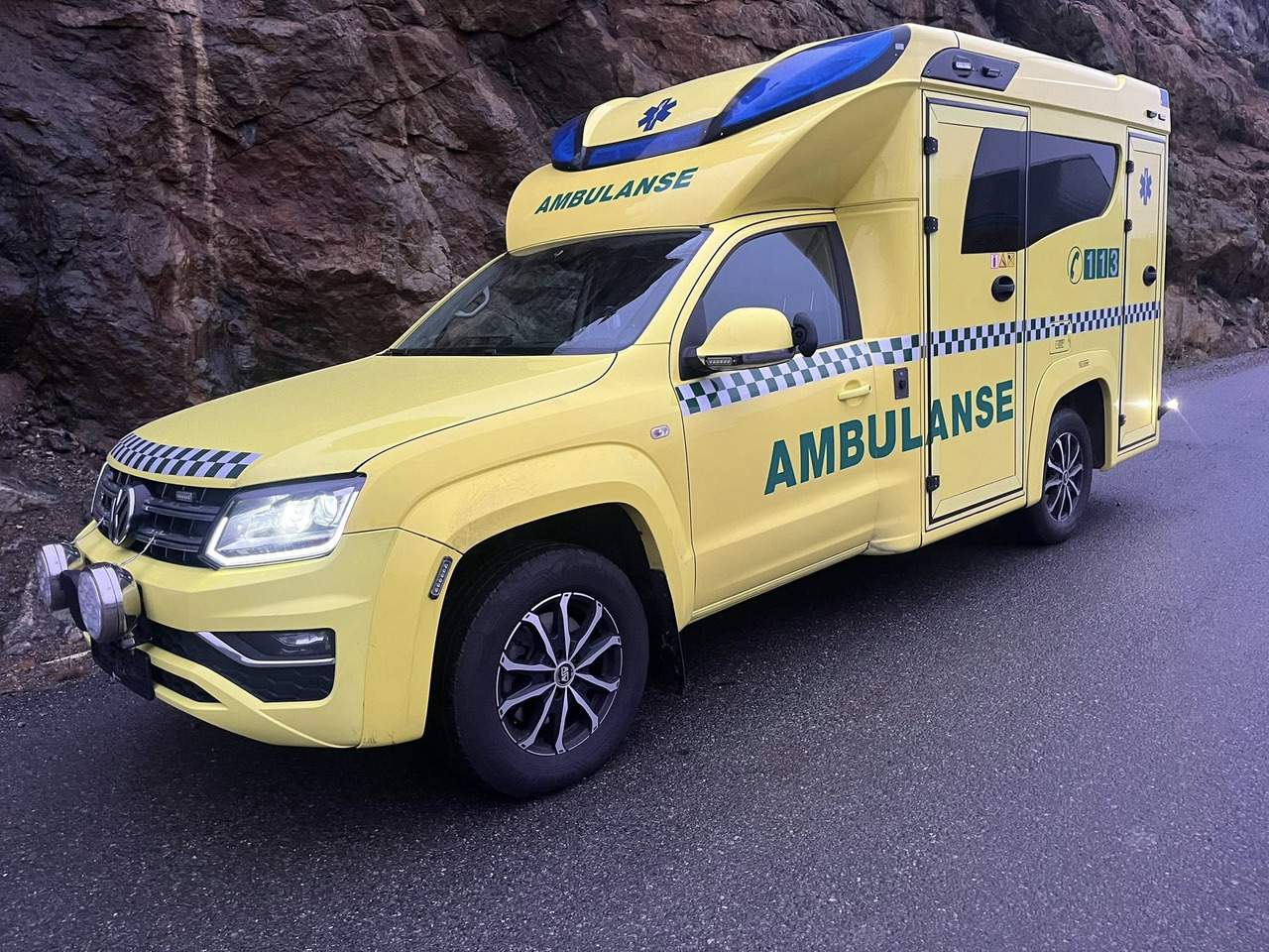 VOLKSWAGEN Amarok XL 4motion - RESERVERAD !! - Ambulance: afbeelding 1 VOLKSWAGEN Amarok XL 4motion - RESERVERAD !! - Ambulance: afbeelding 1
