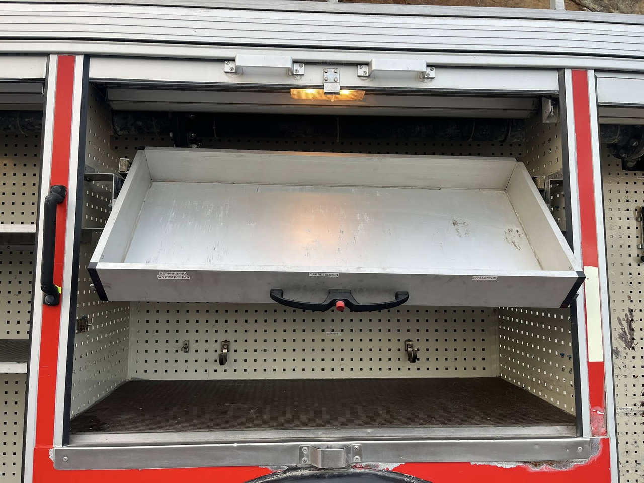 VOLVO FL10 4x2 - fire engine / fire truck / brandbil - Brandweerwagen: afbeelding 5 VOLVO FL10 4x2 - fire engine / fire truck / brandbil - Brandweerwagen: afbeelding 5