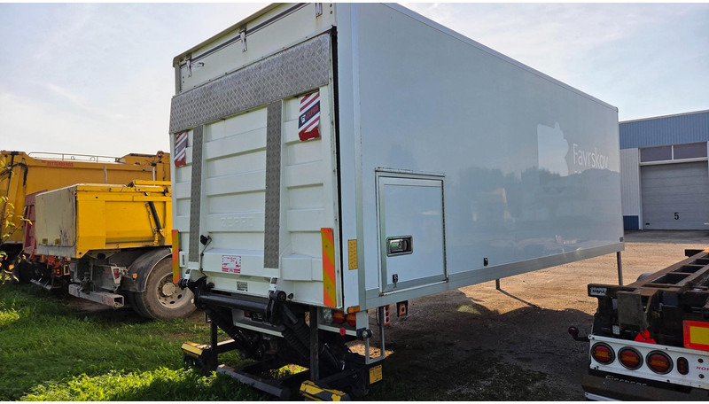 Hooklift box with taillift Zepro 2000kg - Onderdelen voor Vrachtwagen: afbeelding 2 Hooklift box with taillift Zepro 2000kg - Onderdelen voor Vrachtwagen: afbeelding 2