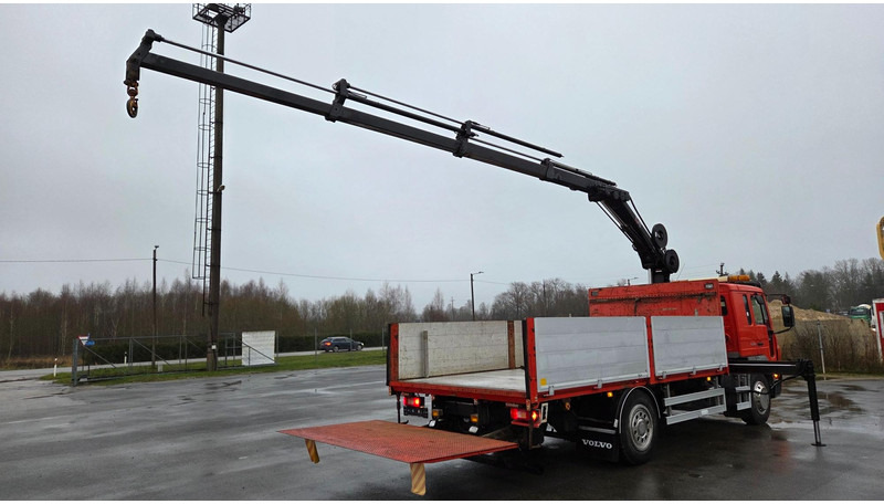 Volvo FL220 4X2 HIAB 077 - Vrachtwagen met open laadbak, Kraanwagen: afbeelding 3 Volvo FL220 4X2 HIAB 077 - Vrachtwagen met open laadbak, Kraanwagen: afbeelding 3