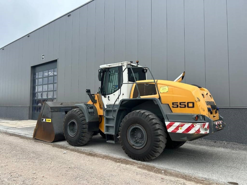 Liebherr L 550 (Comes with High-tip - Mit Hochkipper) - Wiellader: afbeelding 3 Liebherr L 550 (Comes with High-tip - Mit Hochkipper) - Wiellader: afbeelding 3