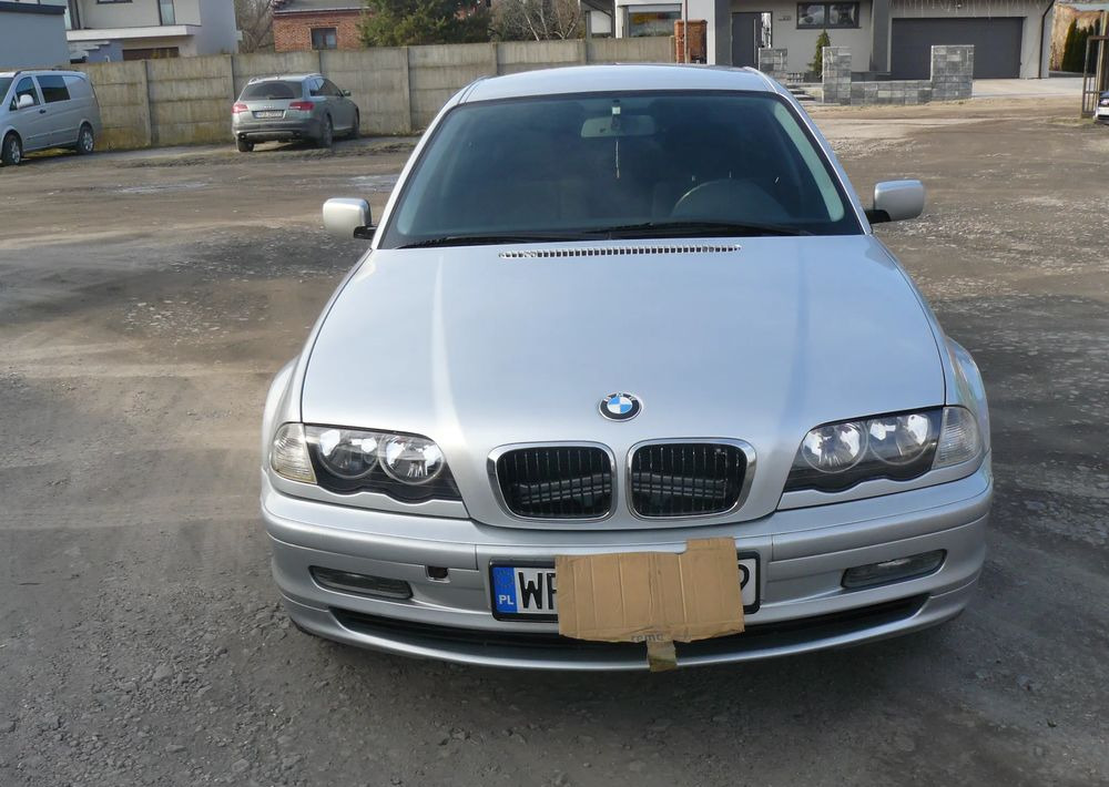 BMW Seria 3 320i - Sedan: afbeelding 1 BMW Seria 3 320i - Sedan: afbeelding 1